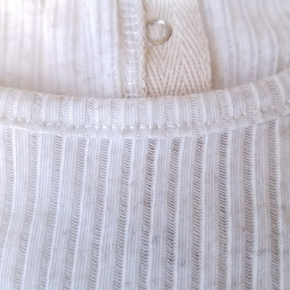 Light Ribbed Tank with Open Back - Picture 3 of 3